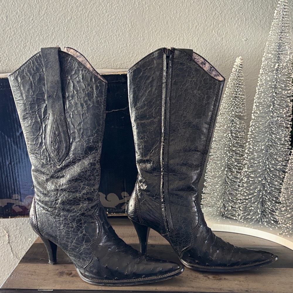 Frida Cuadra Black Women's Boots - Picture 2 of 4